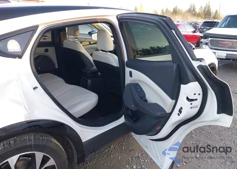 2022 Ford Mustang Mach-E Premium z USA, uszkodzony, nr VIN 3FMTK3SU5NMA50160